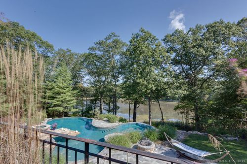 76 Sachem Head Rd, Guilford, CT, 06437-3239 | Card Image