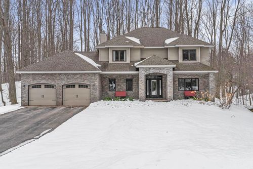 3378 Silver Farms Ln, Traverse City, MI, 49684-8974 | Card Image