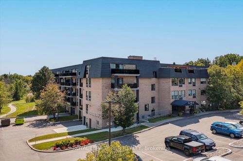117-155 Main St N, Newmarket, ON, L3Y8C2 | Card Image