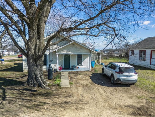 100 S Kerr St, House other with 2 bedrooms, 1 bathrooms and null parking in Blooming Grove TX | Image 7