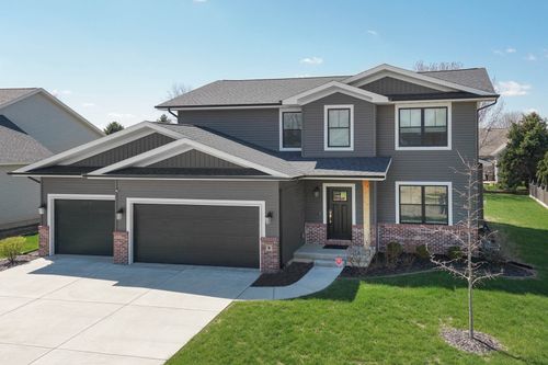 9 Brookstone Cir, Bloomington, IL, 61704-8698 | Card Image