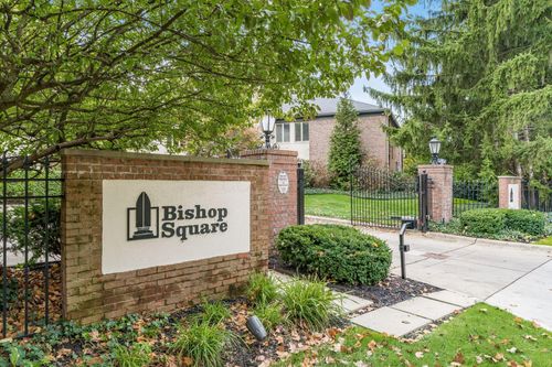 82 Bishop Square, Columbus, OH, 43209 | Card Image