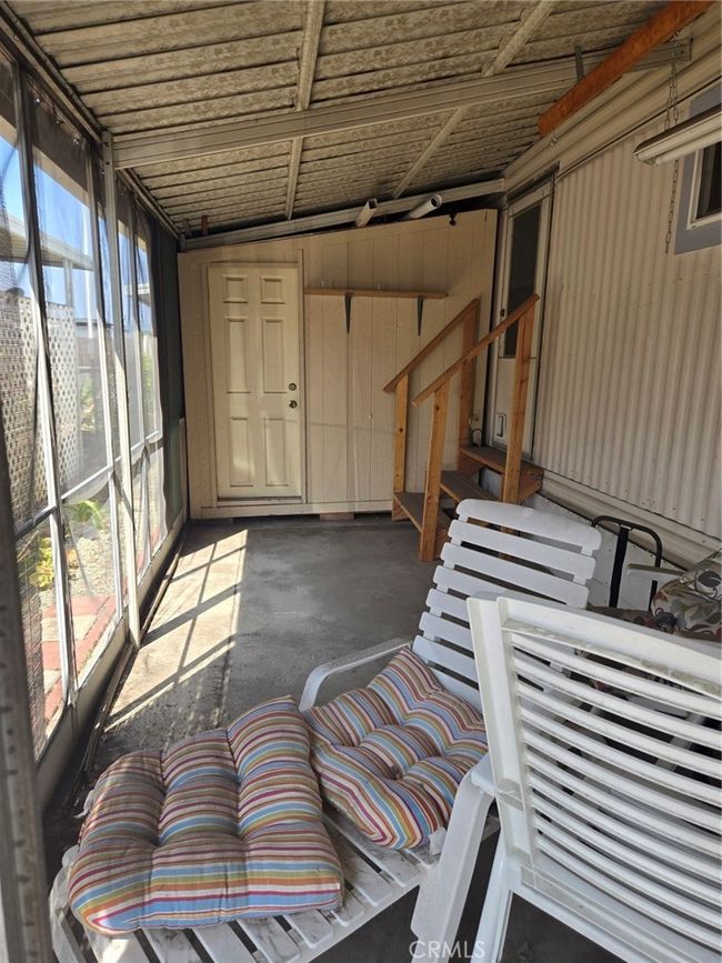 Screened in patio and shed | Image 18