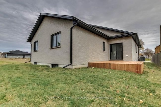 163 Elgin Ave E, House other with 3 bedrooms, 2 bathrooms and 2 parking in Goderich ON | Image 30