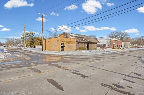 17503 Stephens Dr, Eastpointe, MI, 48021-1801 | Card Image