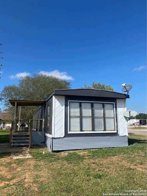 trlr-1-1102 Simmons Ave, Jourdanton, TX, 78026-2837 | Card Image