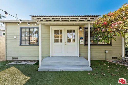717 Coeur D Alene Ave, Venice, CA, 90291-4922 | Card Image