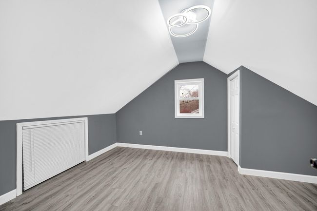 Suite B Primary Bed | Image 17