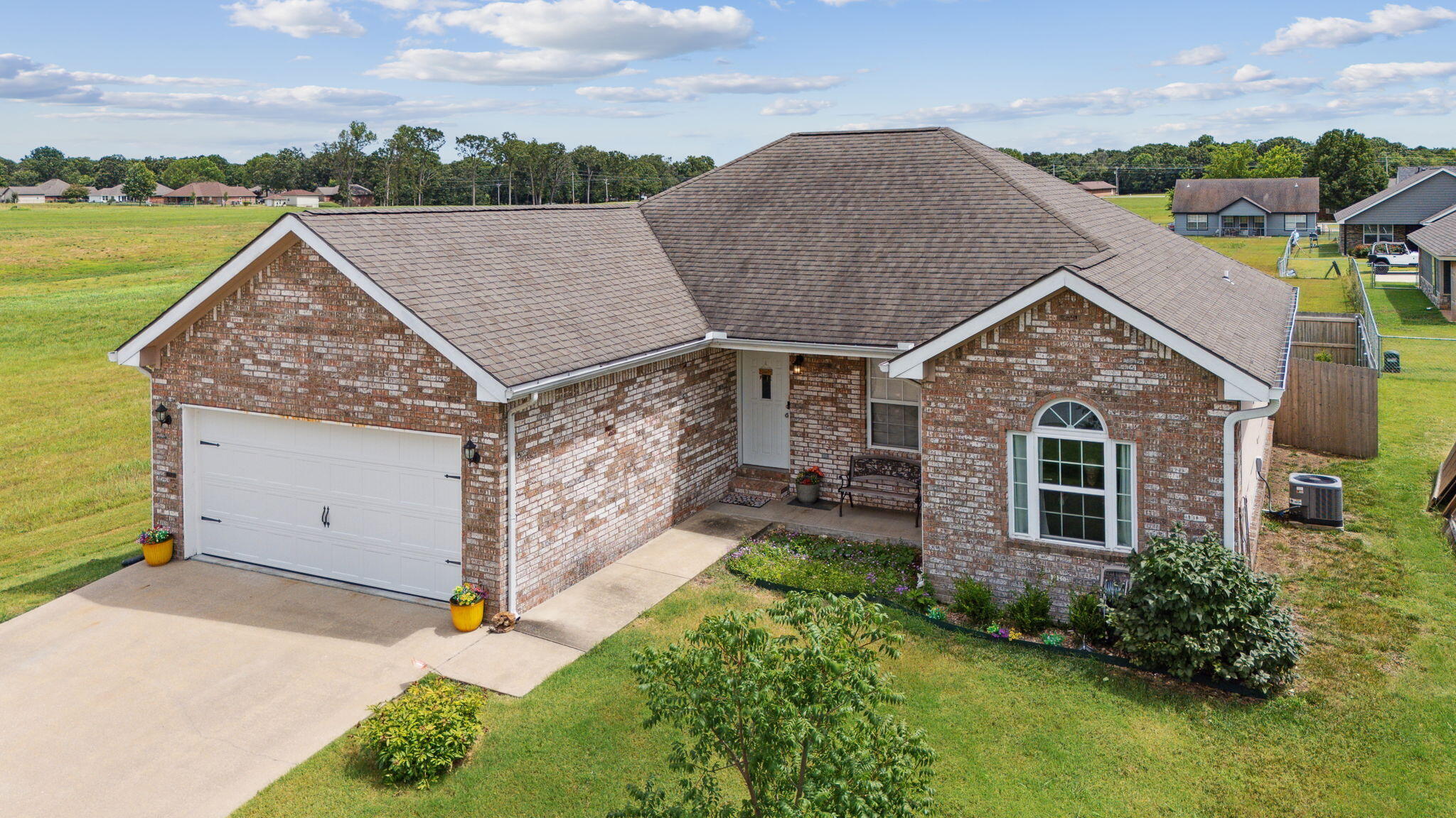 9th St, Grove, OK 74344