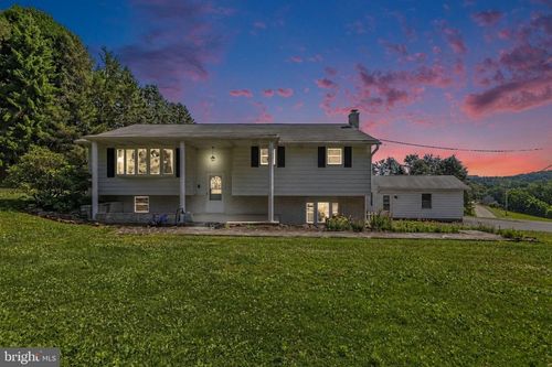 2715 Reservoir Rd, SPRING GROVE, PA, 17362-7920 | Card Image