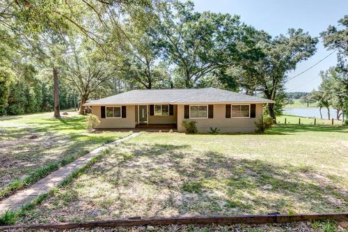 152 Mccastile Rd, Carriere, MS, 39426-9301 | Card Image