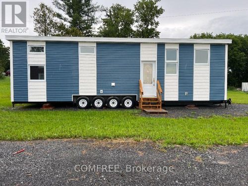 3369 Yorks Corners Rd, Ottawa, ON, K0A2G0 | Card Image