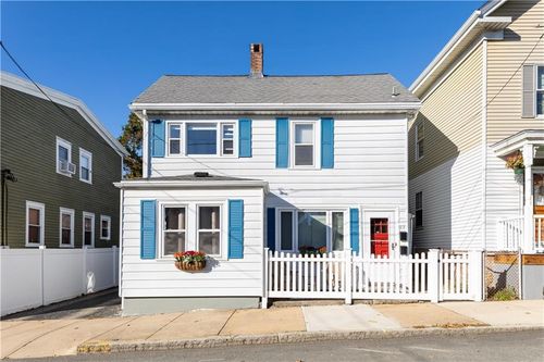2-22 Dearborn St, Newport, RI, 02840-3408 | Card Image