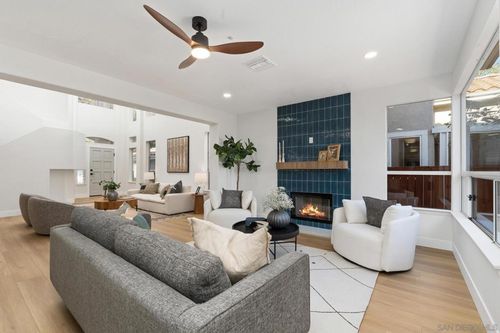 2115 Valley Rim Gln, Escondido, CA, 92026-3838 | Card Image