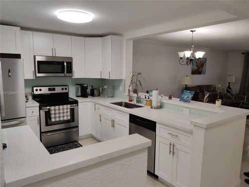 apt-102-500 Ne 12th Ave, Hallandale Beach, FL, 33009-3647 | Card Image