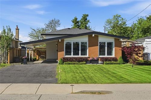 9 Reno Avenue, Hamilton, ON, L8T2S5 | Card Image