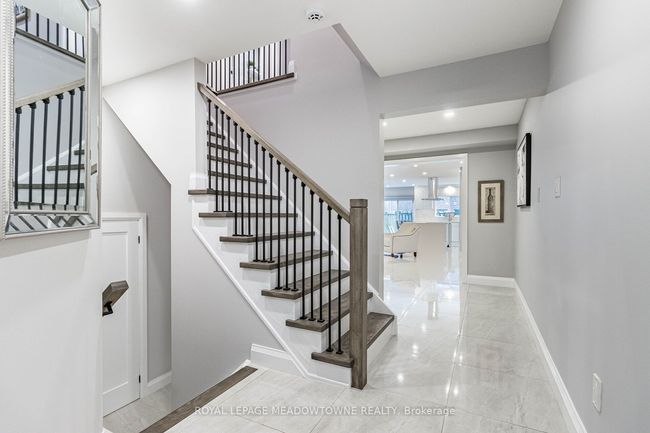 20 Sloan Dr, House other with 4 bedrooms, 4 bathrooms and 2 parking in Milton ON | Image 6