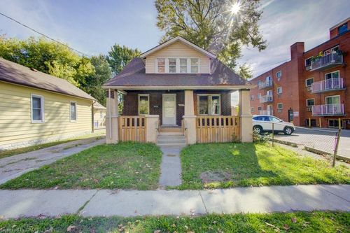 {{alt}} | Card Image