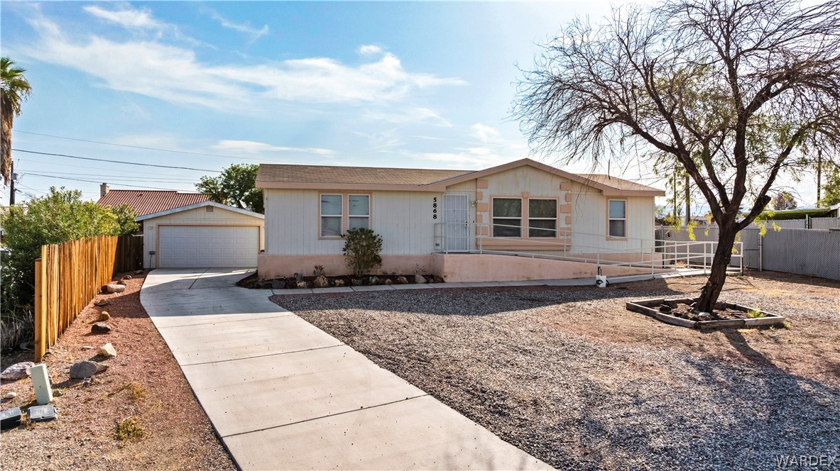 Hiada Dr, Fort Mohave, AZ 86426