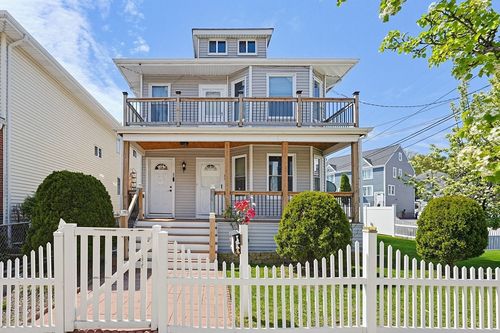 60 Park Ave, Revere, MA, 02151-3414 | Card Image