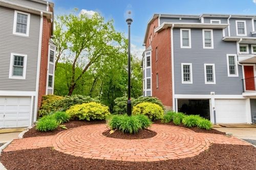 1111-22 N Stone Mill Dr, Dedham, MA, 02026-2947 | Card Image