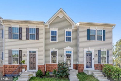 523 View Point Way, FREDERICKSBURG, VA, 22405-1284 | Card Image