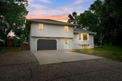 713 9th St Nw, Buffalo, MN, 55313-1009 | Card Image