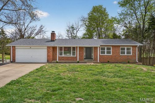 16 Pines Dr, Saint Peters, MO, 63376-3402 | Card Image