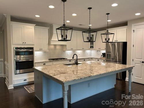 979 Stebbins Dr, Fort Mill, SC, 29715-2269 | Card Image