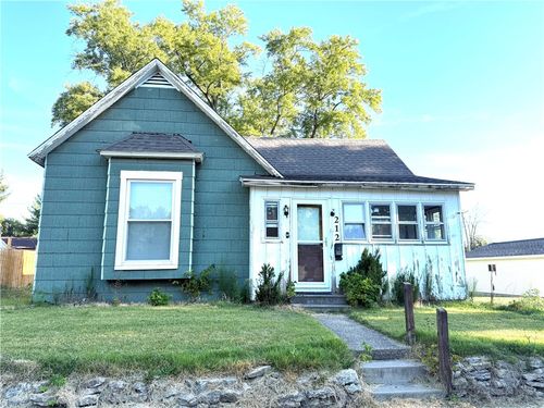 212 Park Pl, Rossville, IL, 60963-1142 | Card Image