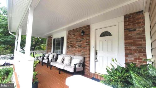 105 Deerwood Ct, STERLING, VA, 20164-2110 | Card Image