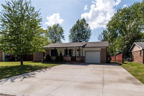 1022 Lowell Rd, Springdale, AR, 72764-2405 | Card Image