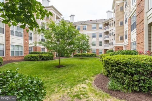 apt-103-2100 Highcourt Ln, HERNDON, VA, 20170-5890 | Card Image