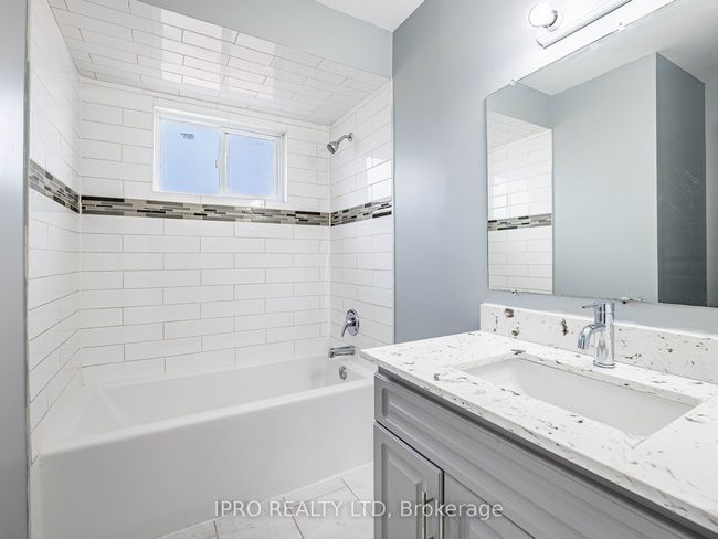 7458 Catalpa Rd, House attached with 6 bedrooms, 3 bathrooms and 4 parking in Mississauga ON | Image 18