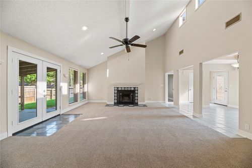 2001 Oak Creek Dr, Sherman, TX, 75092-2333 | Card Image