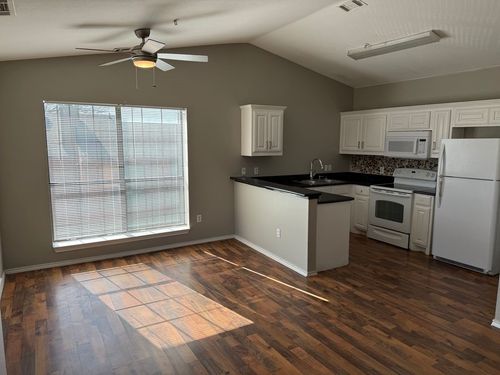 apt-258-5905 Lake Hubbard Pkwy, Garland, TX, 75043-4582 | Card Image