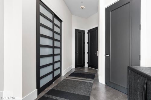 103-2777 Paradise Rd, Las Vegas, NV, 89109-9090 | Card Image