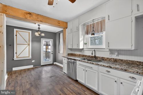 124 S King St, Annville, PA, 17003-1717 | Card Image