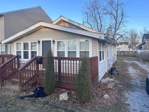 6147 Iroquois Trl, Mentor, OH, 44060-2903 | Card Image