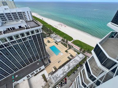 2708 - 4779 Collins Ave, Condo with 2 bedrooms, 2 bathrooms and null parking in Miami Beach FL | Image 1