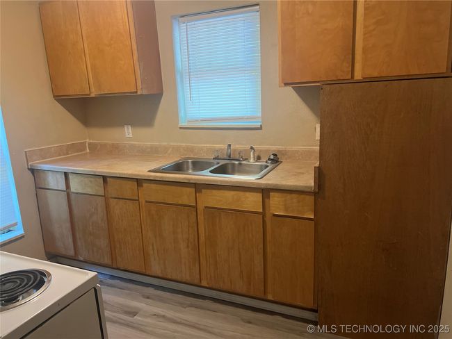 B - 222 Shawnee St, Home with 2 bedrooms, 1 bathrooms and null parking in Tahlequah OK | Image 4