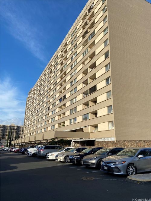 apt-a802-3215 Ala Ilima St, Honolulu, HI, 96818-2905 | Card Image
