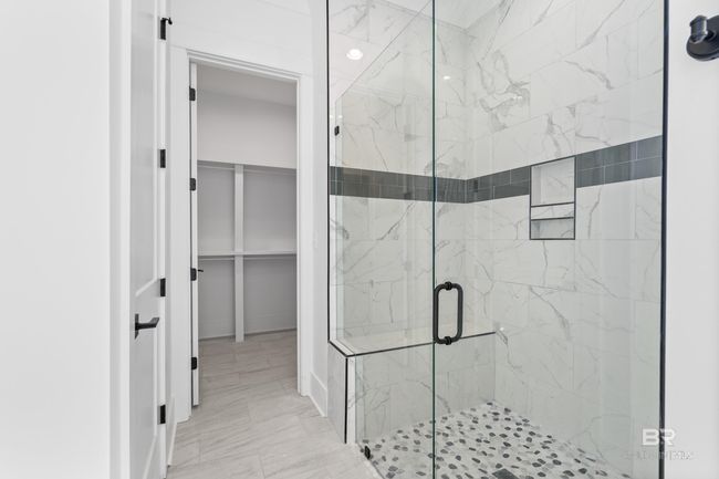 Bathroom | Image 19
