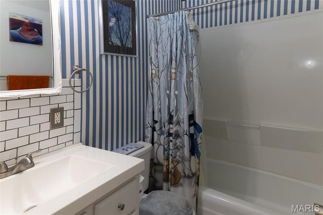 Full Bath | Image 12