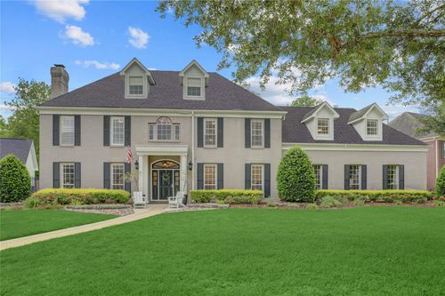 18 Dartmoor Ct, Sugar Land, TX, 77479-2900 | Card Image