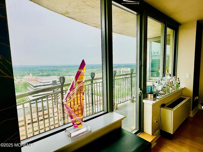 APT-2205 - 1 Spring St, House other with 2 bedrooms, 2 bathrooms and null parking in New Brunswick NJ | Image 20