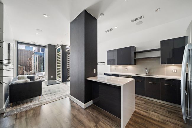 UNIT-1109 - 1211 Caroline St, Condo with 2 bedrooms, 2 bathrooms and 2 parking in Houston TX | Image 11