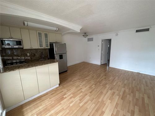 apt-35-3245 Virginia St, Coconut Grove, FL, 33133-5245 | Card Image