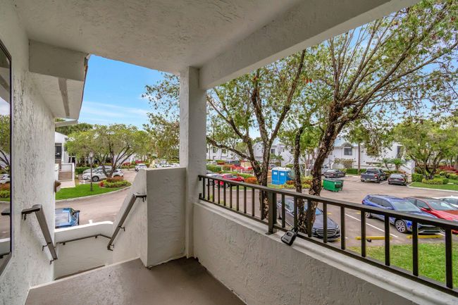 APT-1005 - 7509 Glendevon Ln, Condo with 2 bedrooms, 2 bathrooms and null parking in Delray Beach FL | Image 5