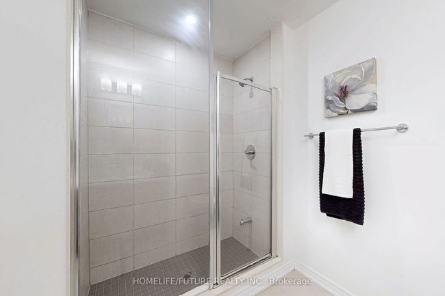 1106 Lockie Dr, House attached with 3 bedrooms, 3 bathrooms and 2 parking in Oshawa ON | Image 25